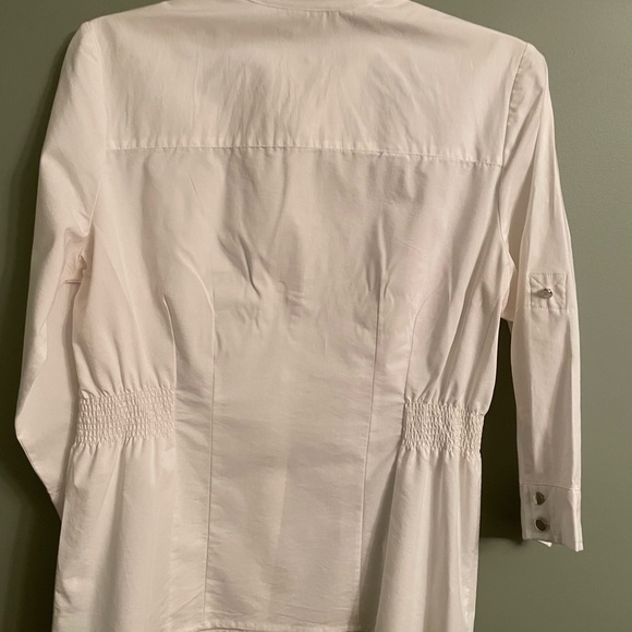 Elements buttons down shirt size M. 2/3 long sleeves, color white, front pockets - Picture 6 of 16